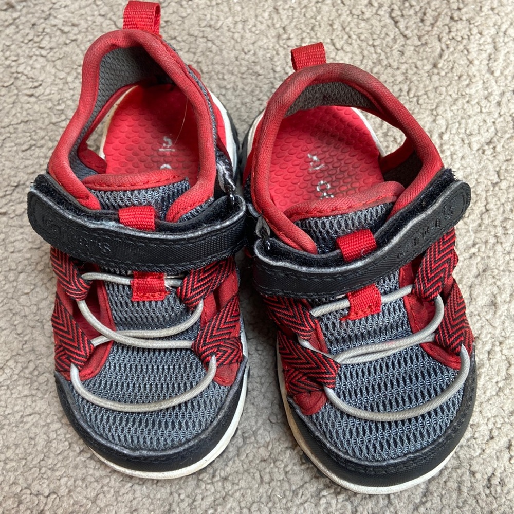 Carter’s water shoes/ sandals